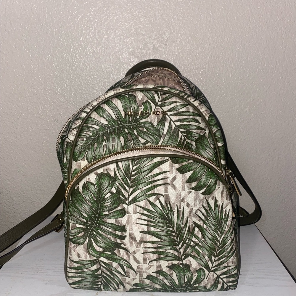 MK backpack - Picture 2 of 5